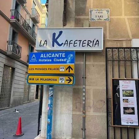 Charming & Spacious Apartment In Historic Centre & Short Walk To Beach Alicante Exterior photo